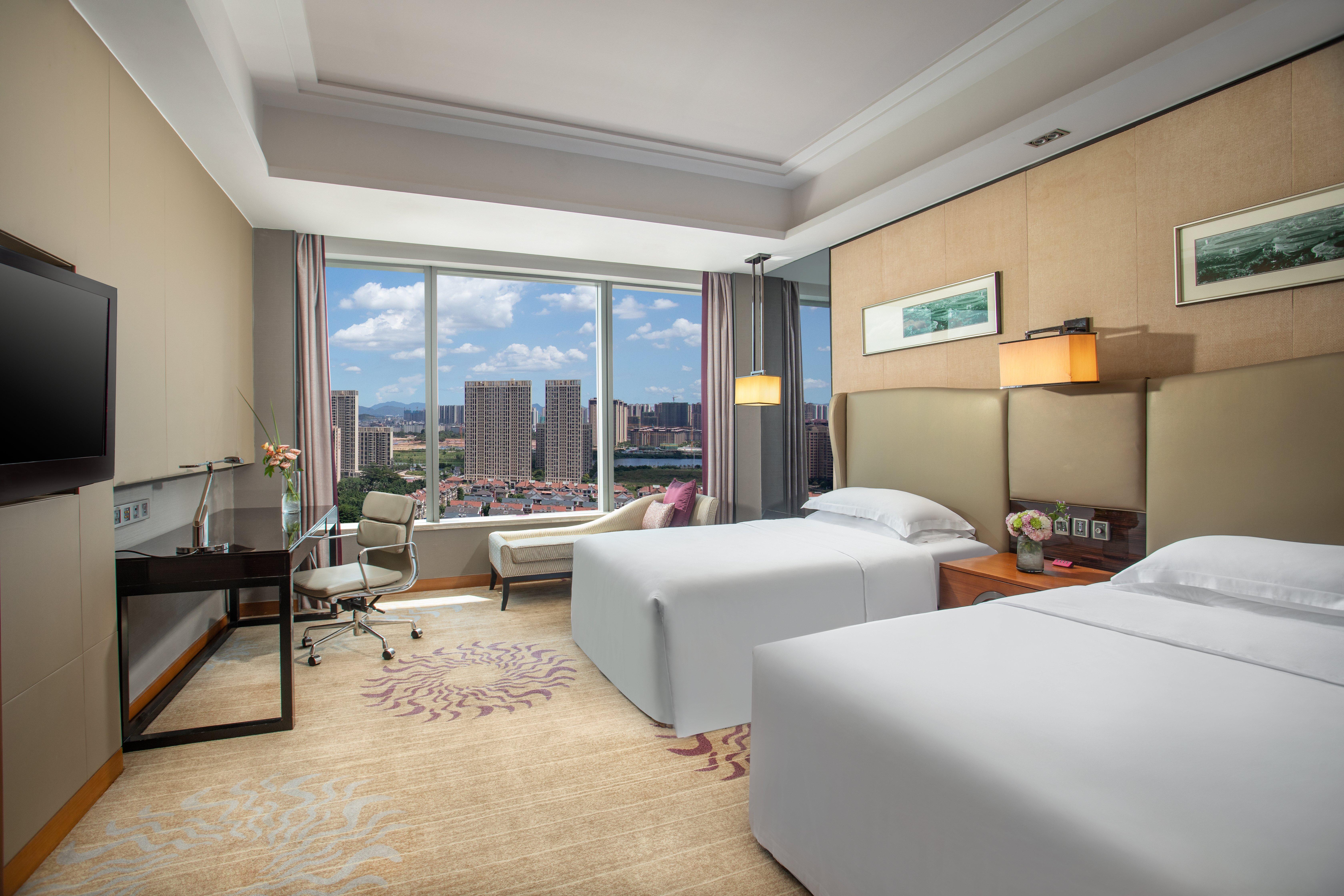 Crowne Plaza Huizhou By Ihg Hotel Exterior photo