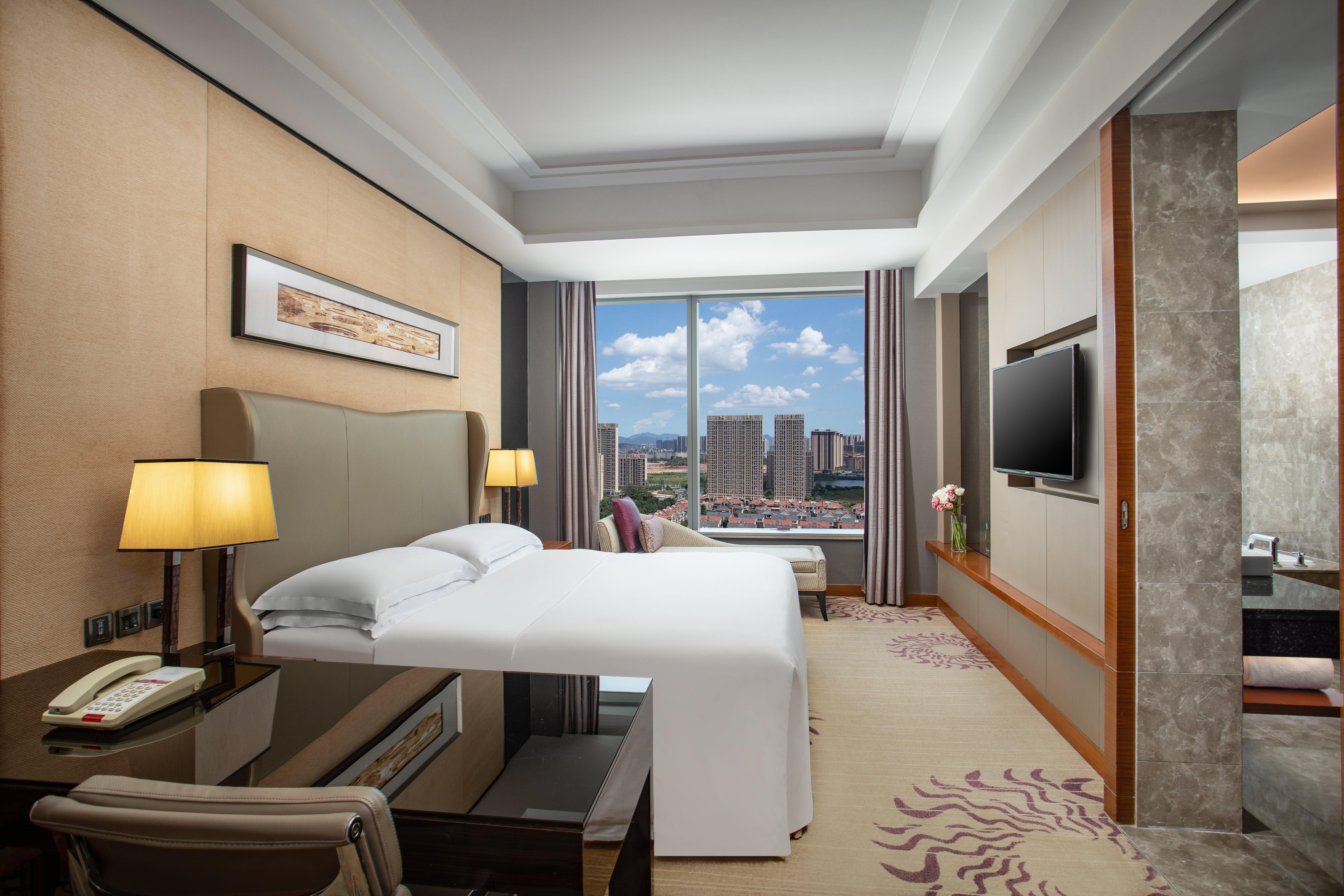 Crowne Plaza Huizhou By Ihg Hotel Exterior photo